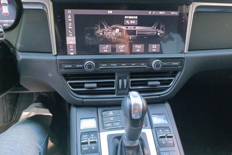 Used Porsche Macan 2018 Macan 2.0T Audio And AC Panel