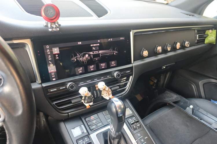 Used Porsche Macan 2018 Macan 2.0T Audio And AC Panel