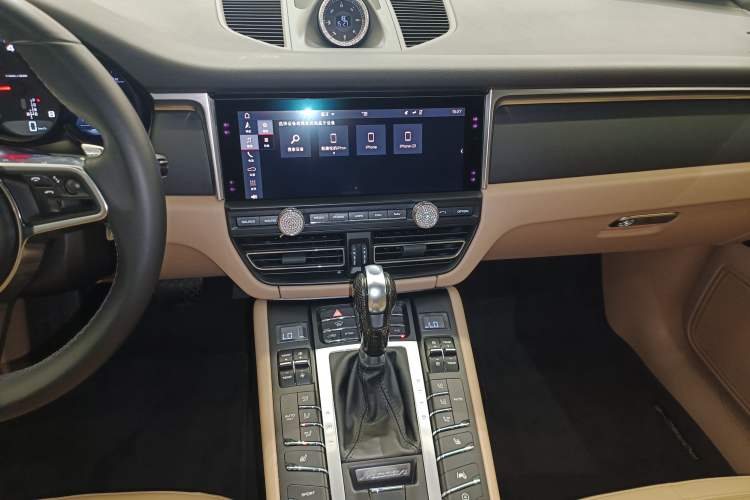 Used Porsche Macan 2018 Macan 2.0T Audio And AC Panel