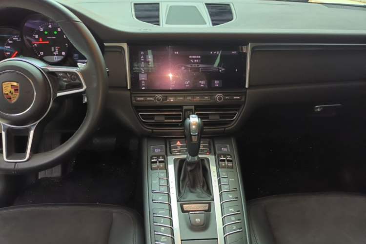 Used Porsche Macan 2018 Macan 2.0T Audio And AC Panel