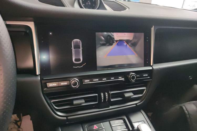 Used Porsche Macan 2018 Macan 2.0T Audio And AC Panel