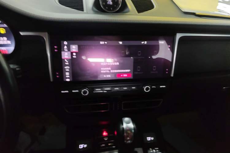 Used Porsche Macan 2018 Macan 2.0T Audio And AC Panel