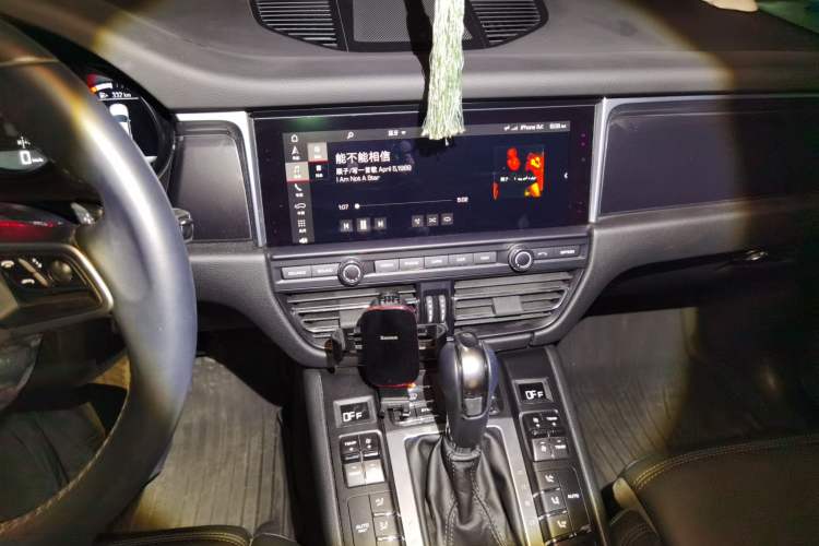 Used Porsche Macan 2018 Macan 2.0T Audio And AC Panel