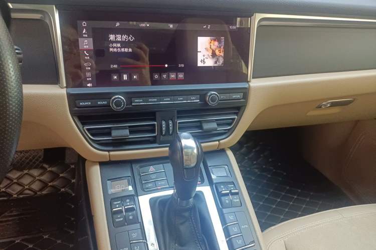 Used Porsche Macan 2018 Macan 2.0T Audio And AC Panel