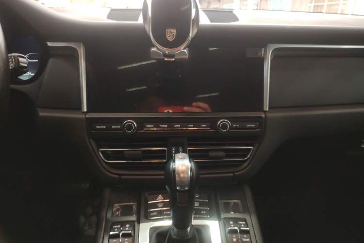 Used Porsche Macan 2018 Macan 2.0T Audio And AC Panel
