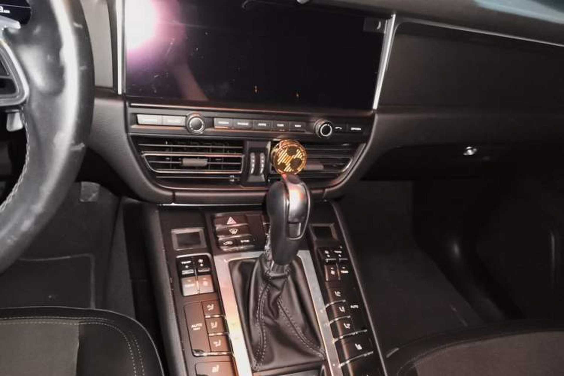 Used Porsche Macan 2018 Macan 2.0T Audio And AC Panel