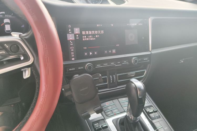 Used Porsche Macan 2018 Macan 2.0T Audio And AC Panel