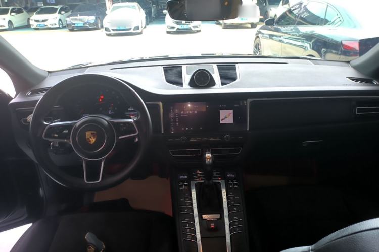 Used Porsche Macan 2018 Macan 2.0T Center Console