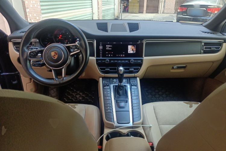 Used Porsche Macan 2018 Macan 2.0T Center Console