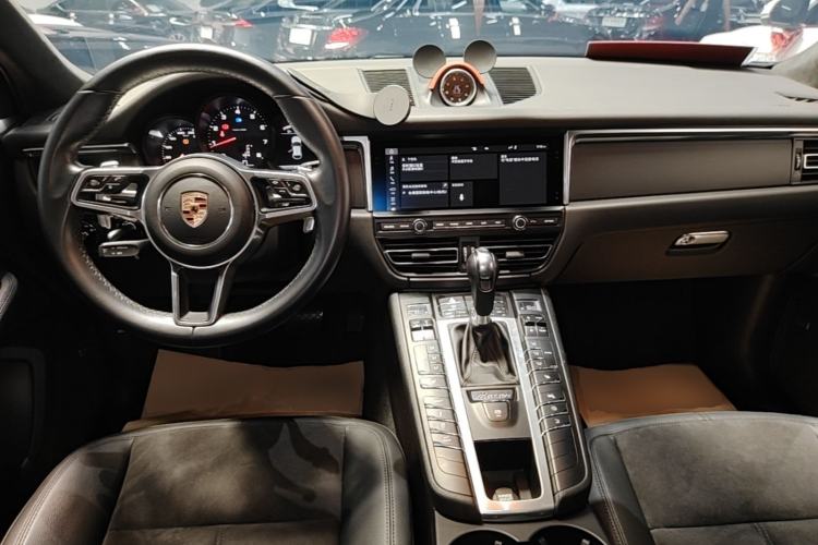 Used Porsche Macan 2018 Macan 2.0T Center Console