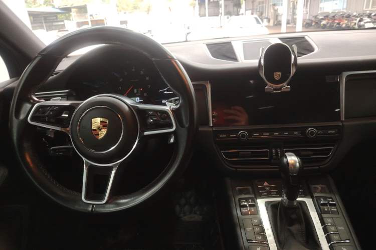 Used Porsche Macan 2018 Macan 2.0T Center Console