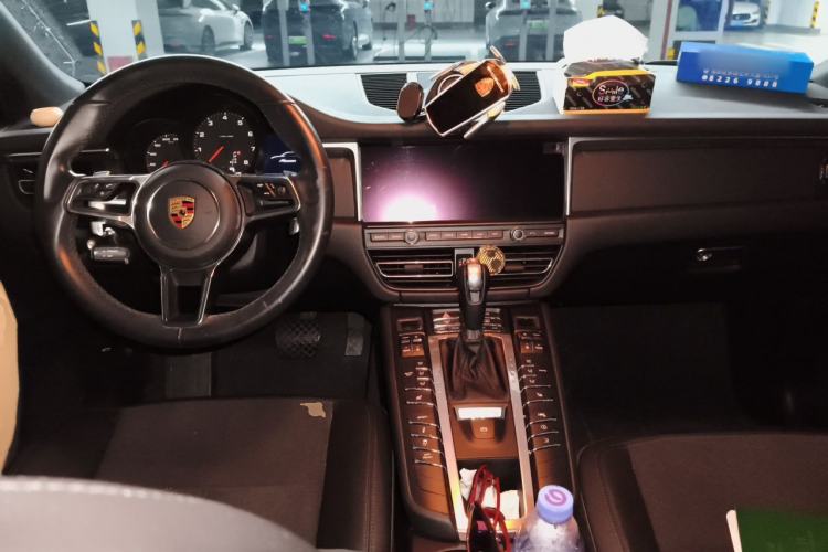 Used Porsche Macan 2018 Macan 2.0T Center Console