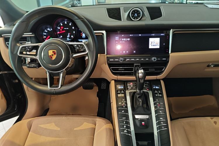 Used Porsche Macan 2018 Macan 2.0T Center Console