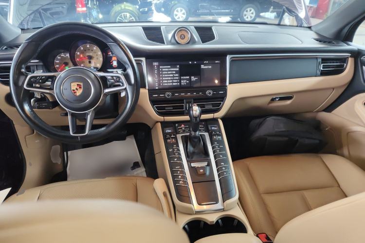 Used Porsche Macan 2018 Macan 2.0T Center Console