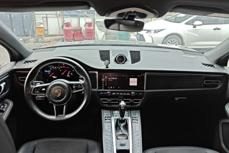 Used Porsche Macan 2018 Macan 2.0T Center Console
