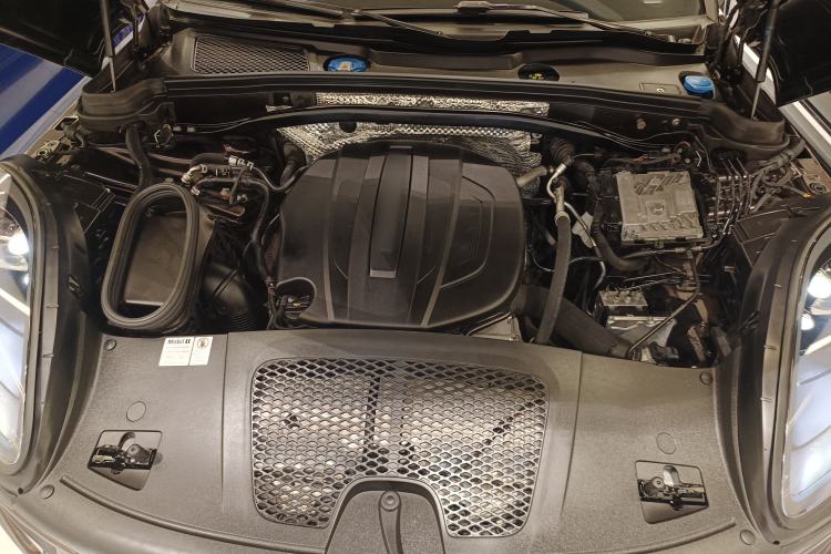 Used Porsche Macan 2018 Macan 2.0T Engine Bay