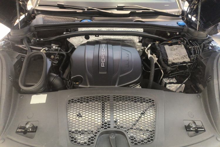 Used Porsche Macan 2018 Macan 2.0T Engine Bay