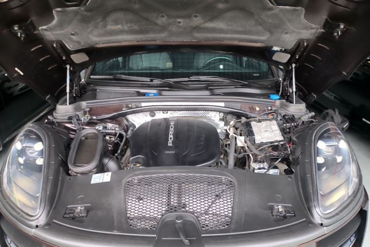 Used Porsche Macan 2018 Macan 2.0T Engine Bay