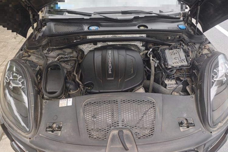 Used Porsche Macan 2018 Macan 2.0T Engine Bay