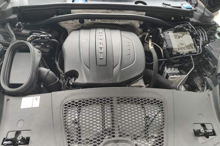 Used Porsche Macan 2018 Macan 2.0T Engine Bay