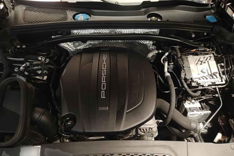 Used Porsche Macan 2018 Macan 2.0T Engine Bay