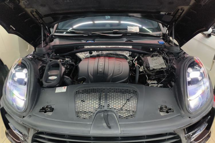 Used Porsche Macan 2018 Macan 2.0T Engine Bay