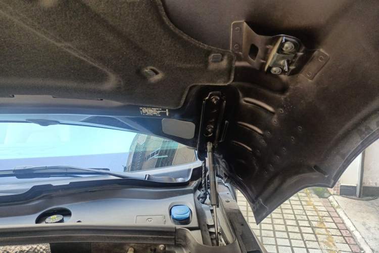 Used Porsche Macan 2018 Macan 2.0T Engine Bay Left