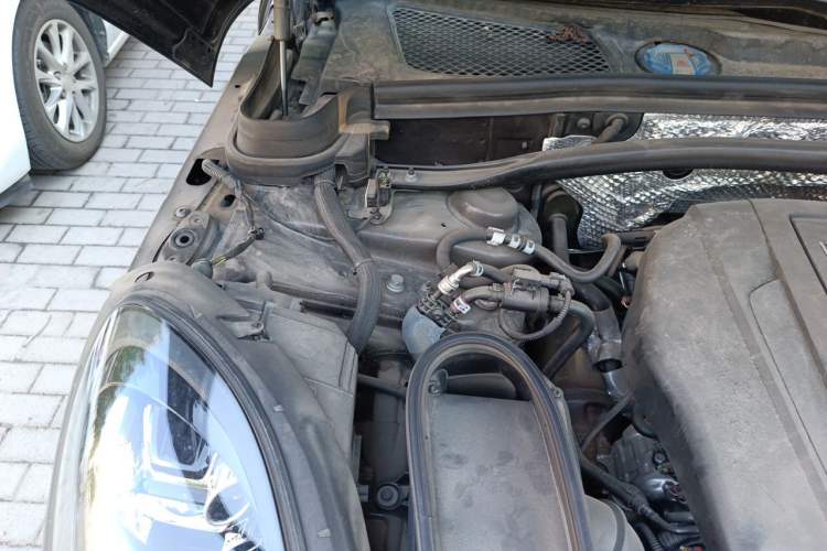 Used Porsche Macan 2018 Macan 2.0T Engine Bay Right