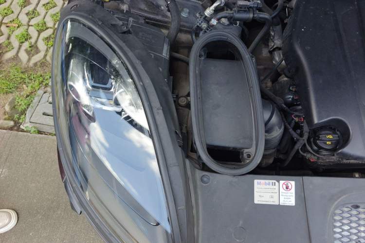 Used Porsche Macan 2018 Macan 2.0T Engine Bay Right