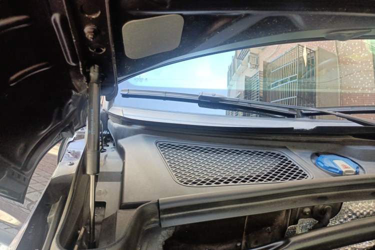Used Porsche Macan 2018 Macan 2.0T Engine Bay Right