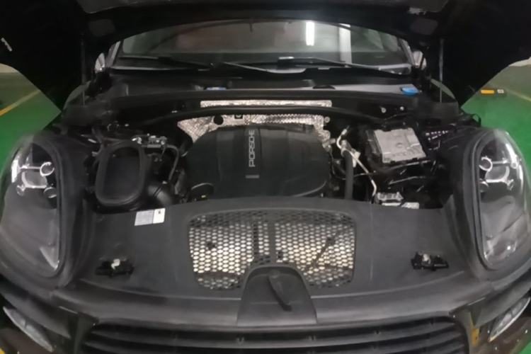 Used Porsche Macan 2018 Macan 2.0T Engine Bay