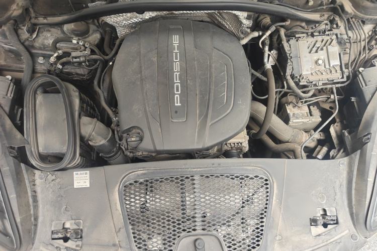 Used Porsche Macan 2018 Macan 2.0T Engine Bay