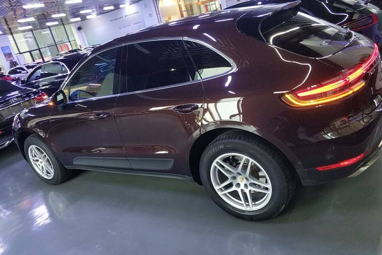 Used Porsche Macan 2018 Macan 2.0T Exterior 3