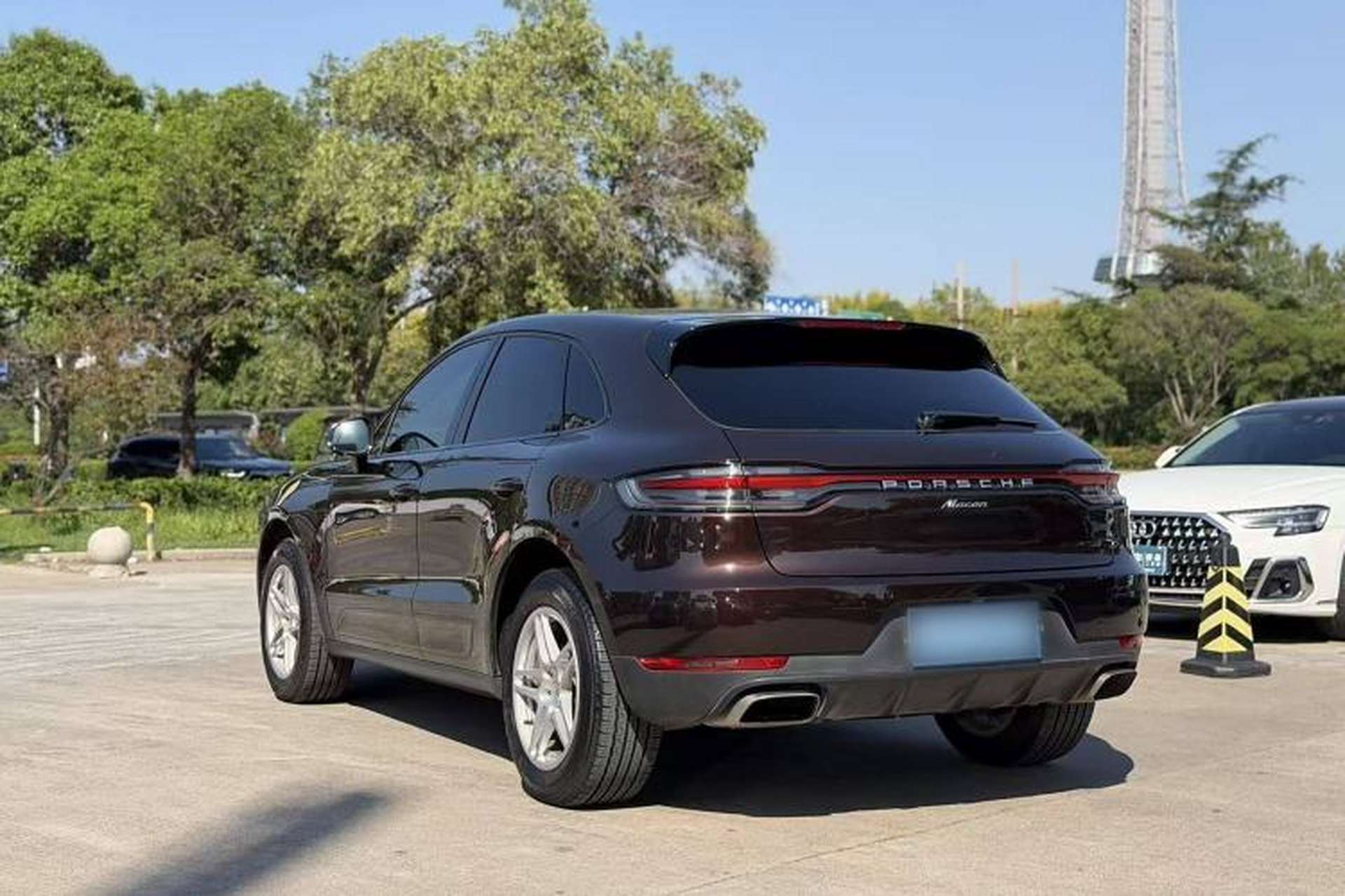 Used Porsche Macan 2018 Macan 2.0T Exterior 4