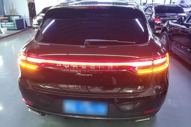 Used Porsche Macan 2018 Macan 2.0T Exterior 4