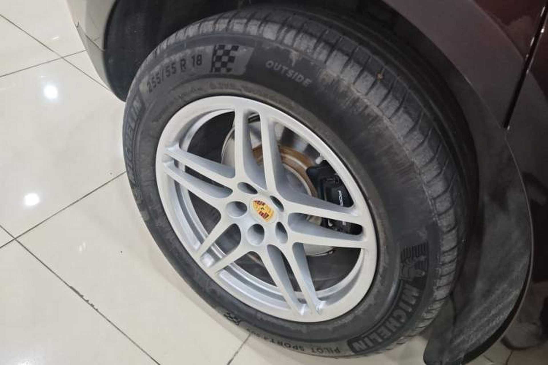 Used Porsche Macan 2018 Macan 2.0T Exterior 4