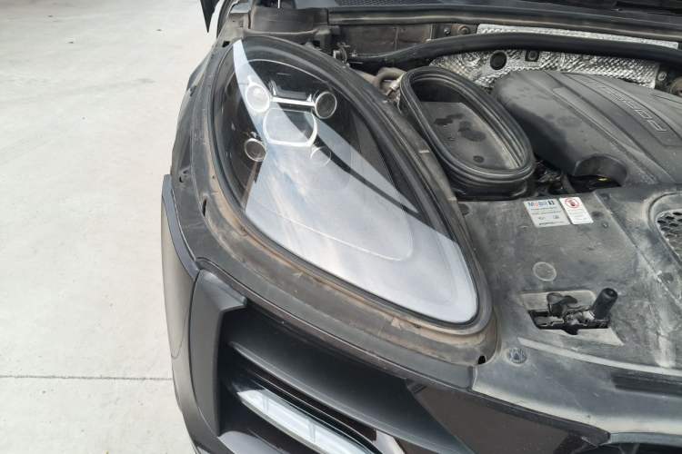 Used Porsche Macan 2018 Macan 2.0T Exterior 6