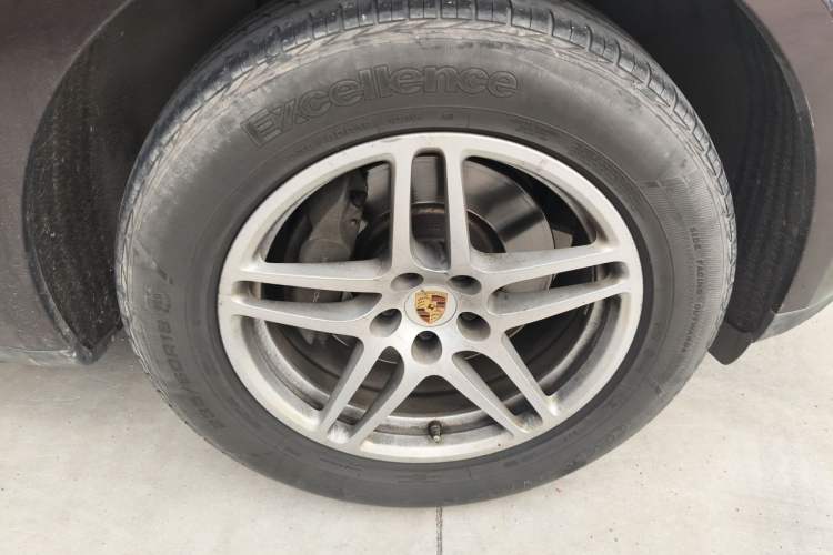 Used Porsche Macan 2018 Macan 2.0T Exterior 7