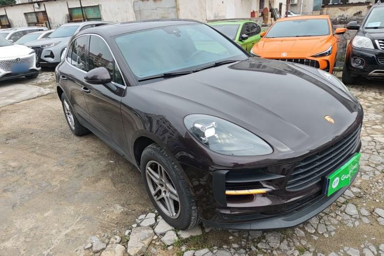 Used Porsche Macan 2018 Macan 2.0T Front Right 45 Deg