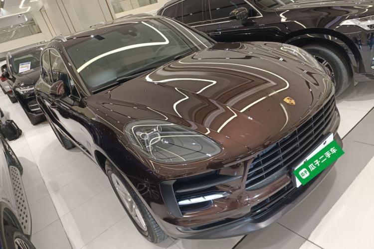 Used Porsche Macan 2018 Macan 2.0T Front Right 45 Deg