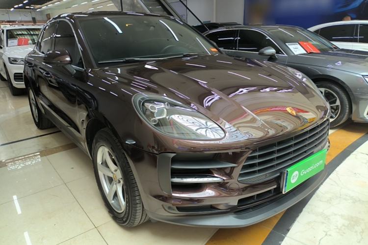 Used Porsche Macan 2018 Macan 2.0T Front Right 45 Deg