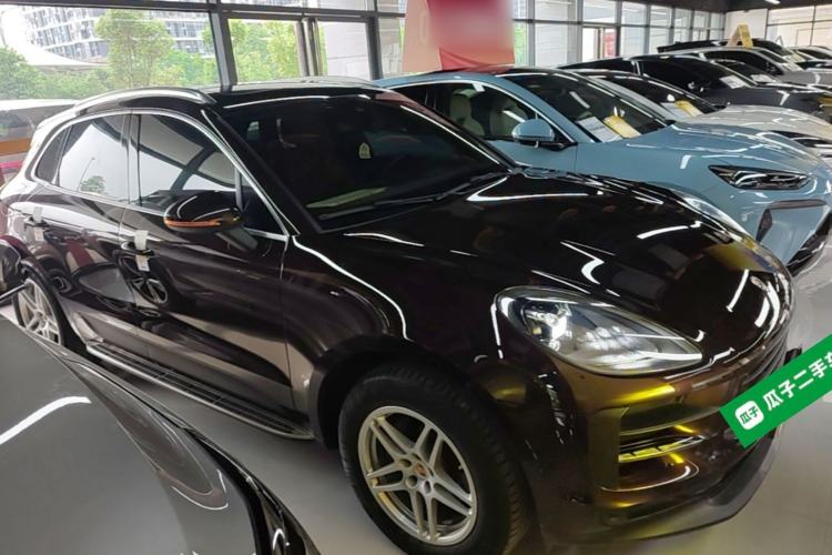 Used Porsche Macan 2018 Macan 2.0T Front Right 45 Deg