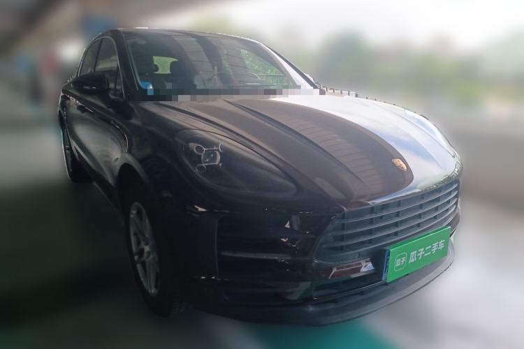Used Porsche Macan 2018 Macan 2.0T Front Right 45 Deg
