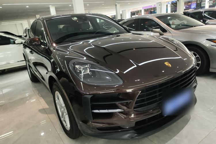 Used Porsche Macan 2018 Macan 2.0T Front Right 45 Deg