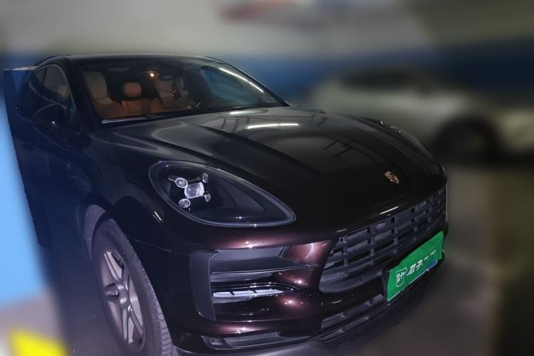 Used Porsche Macan 2018 Macan 2.0T Front Right 45 Deg
