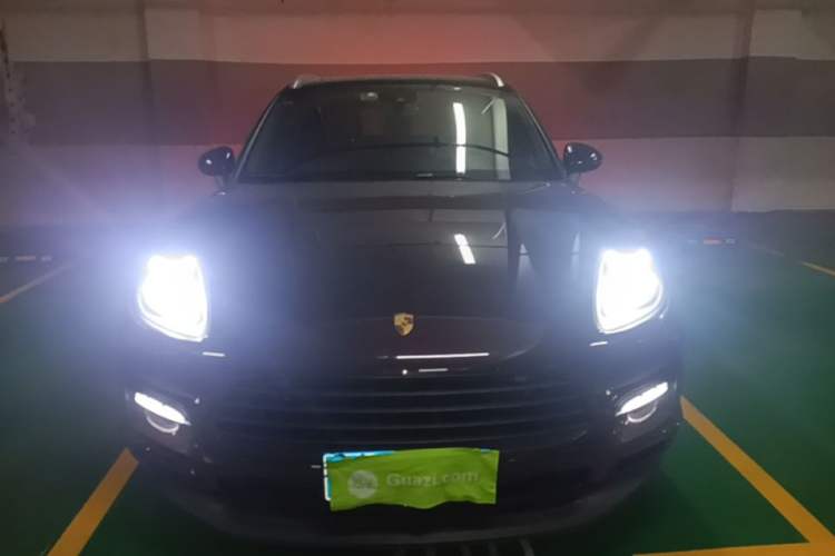 Used Porsche Macan 2018 Macan 2.0T Front