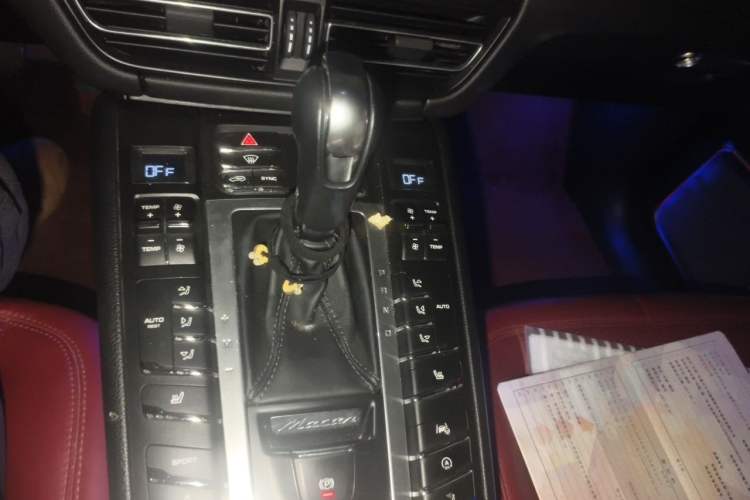 Used Porsche Macan 2018 Macan 2.0T Gear Lever