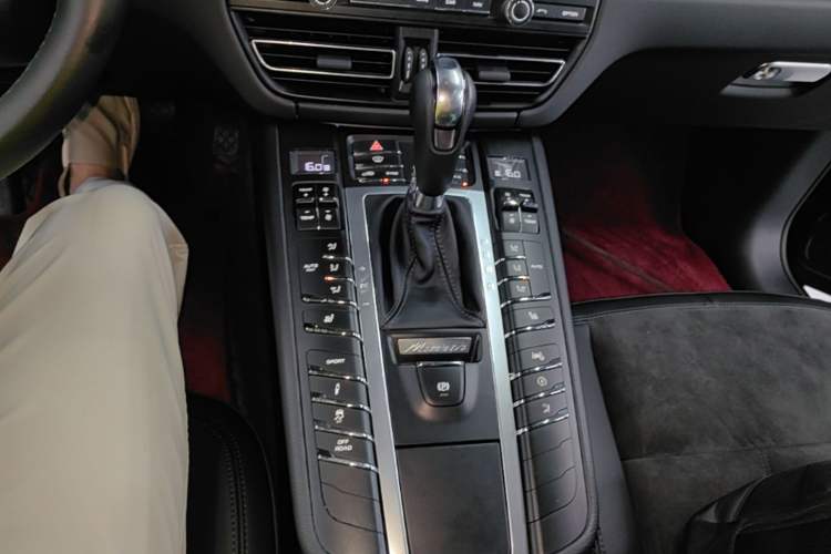 Used Porsche Macan 2018 Macan 2.0T Gear Lever
