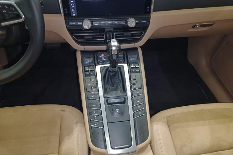 Used Porsche Macan 2018 Macan 2.0T Gear Lever