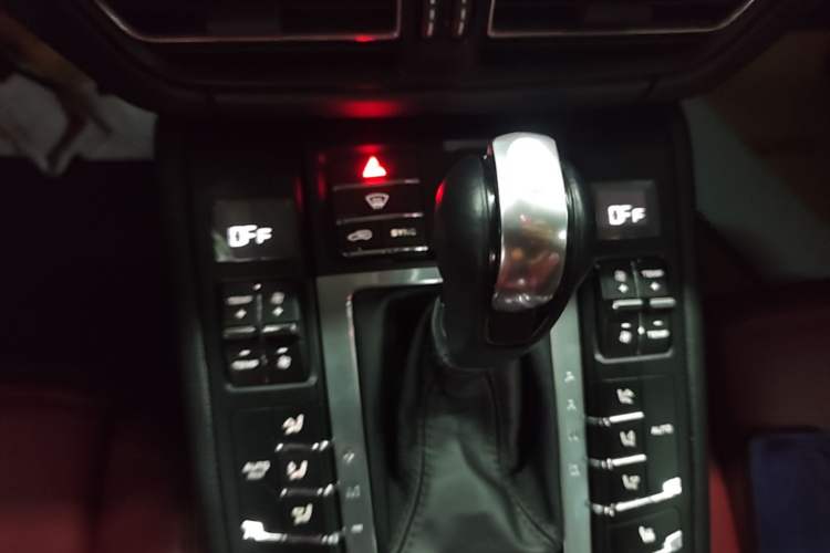 Used Porsche Macan 2018 Macan 2.0T Gear Lever